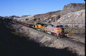 BNSF B40-8W  554 (12.04.2010, Kingman, AZ)