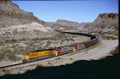 BNSF C44-9W 4674 (22.12.2001, Kingman, AZ)