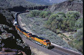 BNSF C44-9W 5004 (16.04.2011, Crozier Canyon, AZ)