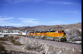 BNSF C44-9W 5372 (22.12.2001, Kingman, AZ)
