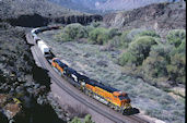 BNSF ES44C4 6645 (16.04.2011, Crozier Canyon, AZ)