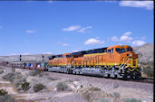 BNSF ES44C4 6672 (09.04.2011, Oro Grande, CA)