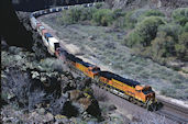 BNSF ES44DC 7519 (16.04.2011, Crozier Canyon, AZ)