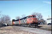 CN C40-8M 2412 (24.02.2002, London, ON, (mit 5417))