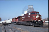 CP AC4400CW 9725 (09.10.2003, Thief River Falls, MN)