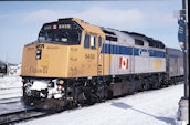 VIA F40PH-2 6458 (02.2004, Belleville, ON)