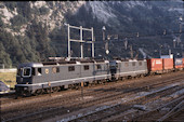 SBB Re6/6 11601 (18.08.1988, Göschenen, mit Re4/4 11388 grün)