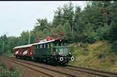 DB 144 002 (21.09.1985, Parade in Nürnberg,  als E44 002 mit Packwagen-Pärchen)