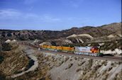 BNSF C44-9W  775 (13.12.2001, Cajon 56, CA)