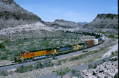 BNSF C44-9W 4165 (02.05.2004, Kingman, AZ)