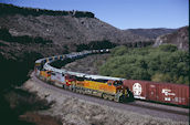 BNSF C44-9W 4317 (15.04.2000, Crozier Canyon, AZ)