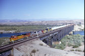 BNSF C44-9W 4854 (20.10.2000, Topock, CA)