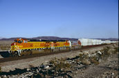 BNSF C44-9W 5411 (15.11.2001, Ash Hill, CA)