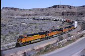 BNSF ES44DC 7372 (14.04.2011, Kingman, AZ)