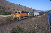 BNSF ES44DC 7515 (07.09.2008, Bingen, WA)