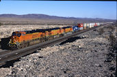 BNSF ES44DC 7552 (29.11.2008, Ash Hill, CA)