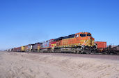 BNSF ES44DC 7661 (29.11.2008, Daggett, CA)