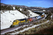 BNSF SD40-2 6757 (02.12.2000, Cajon 58, CA)