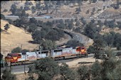BNSF SD75M 8225 (02.10.1999, Tehachapi Loop, CA)