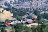BNSF SD75M 8225 (02.10.1999, Tehachapi Loop, CA)