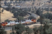 BNSF SD75M 8228 (02.10.1999, Tehachapi Loop, CA)