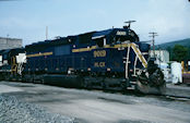 HLCX SD40M-2 9019 (18.06.2004, Gang Mills, NY)