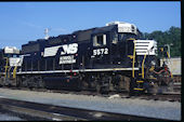 NS GP38-2R 5572 (02.06.2011, Linwood, NC)