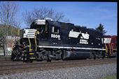 NS GP38-2R 5609 (02.05.2013, Leetsdale, PA)