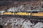 UP C40-8 9317 (03.10.2005, Blue Cut, CA)