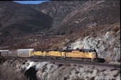 UP SD70M 4305:2 (03.10.2005, Blue Cut, CA)